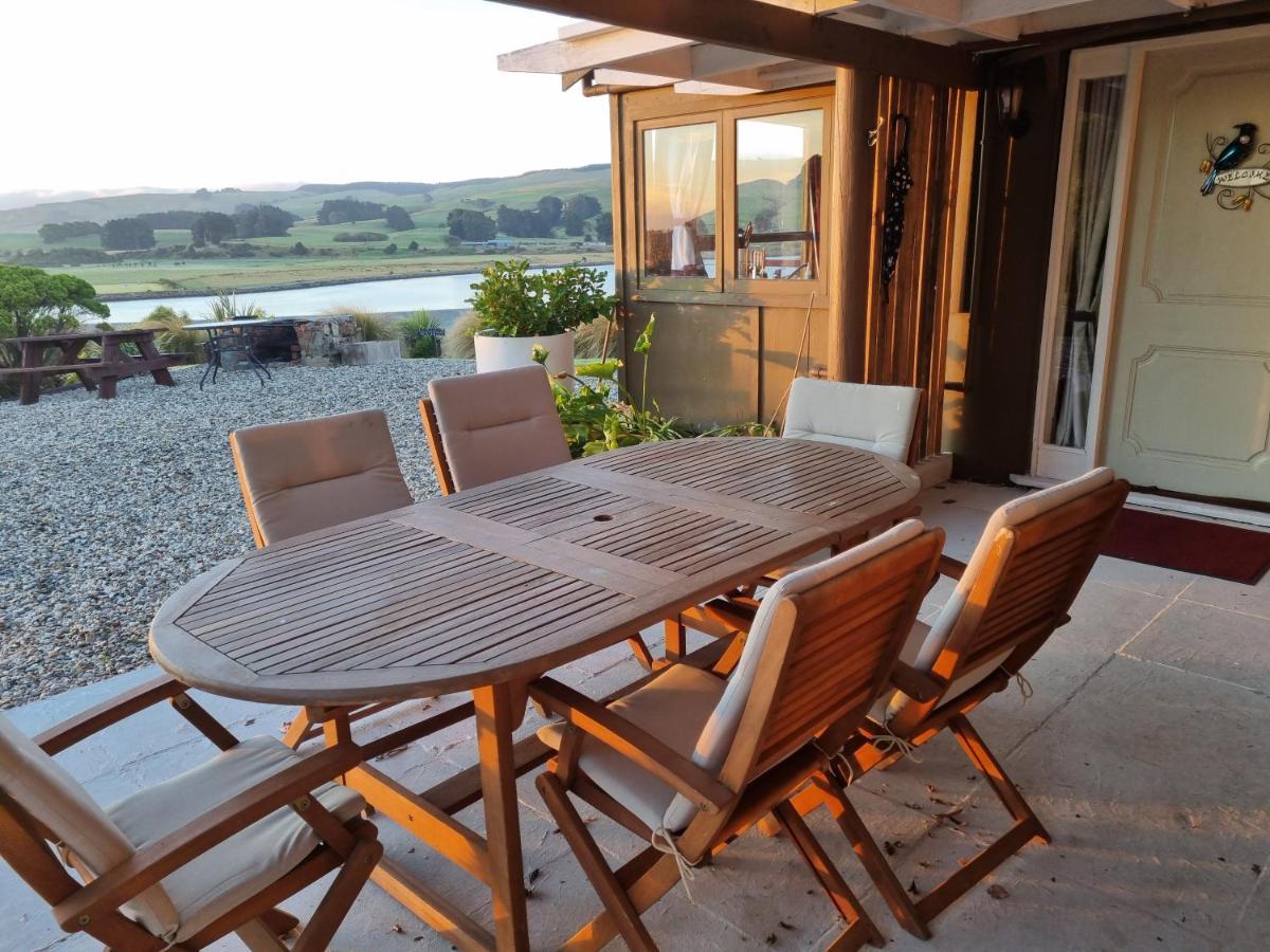Catlins Lake Sanctuary Owaka Extérieur photo